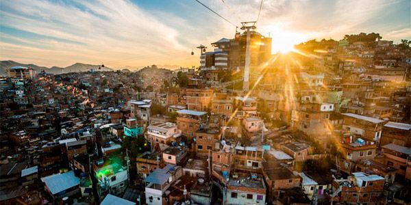 Turismo e Favela mitos e verdades CURSO DE TURISMO UFOP